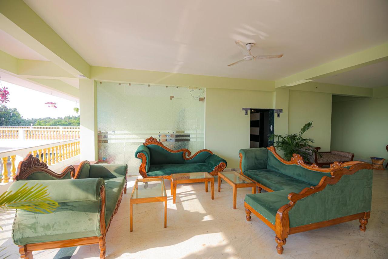 Sparv Aulakhs Resort Mandrem Esterno foto
