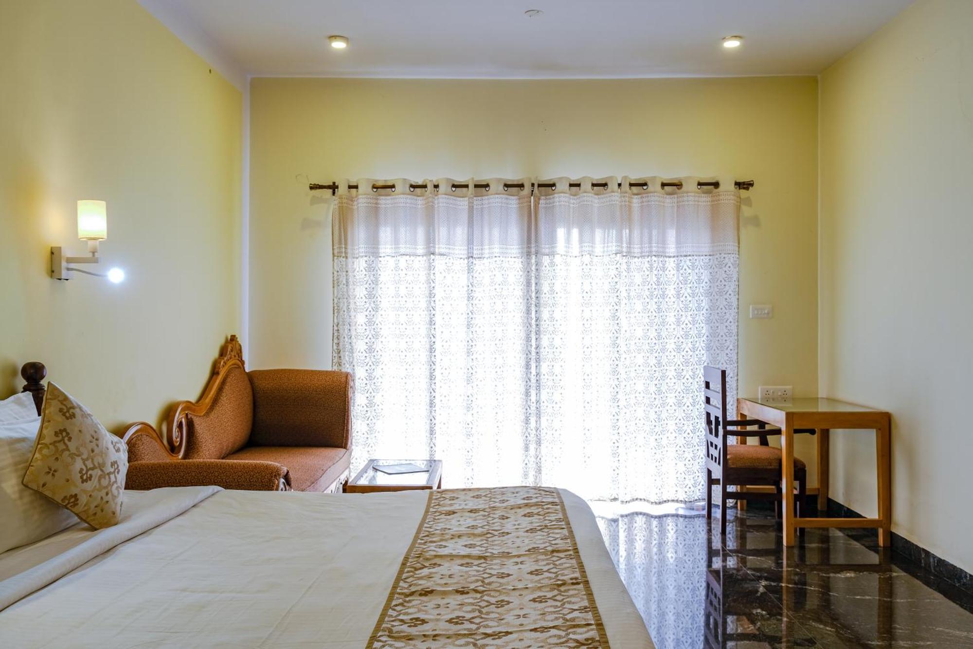 Sparv Aulakhs Resort Mandrem Esterno foto