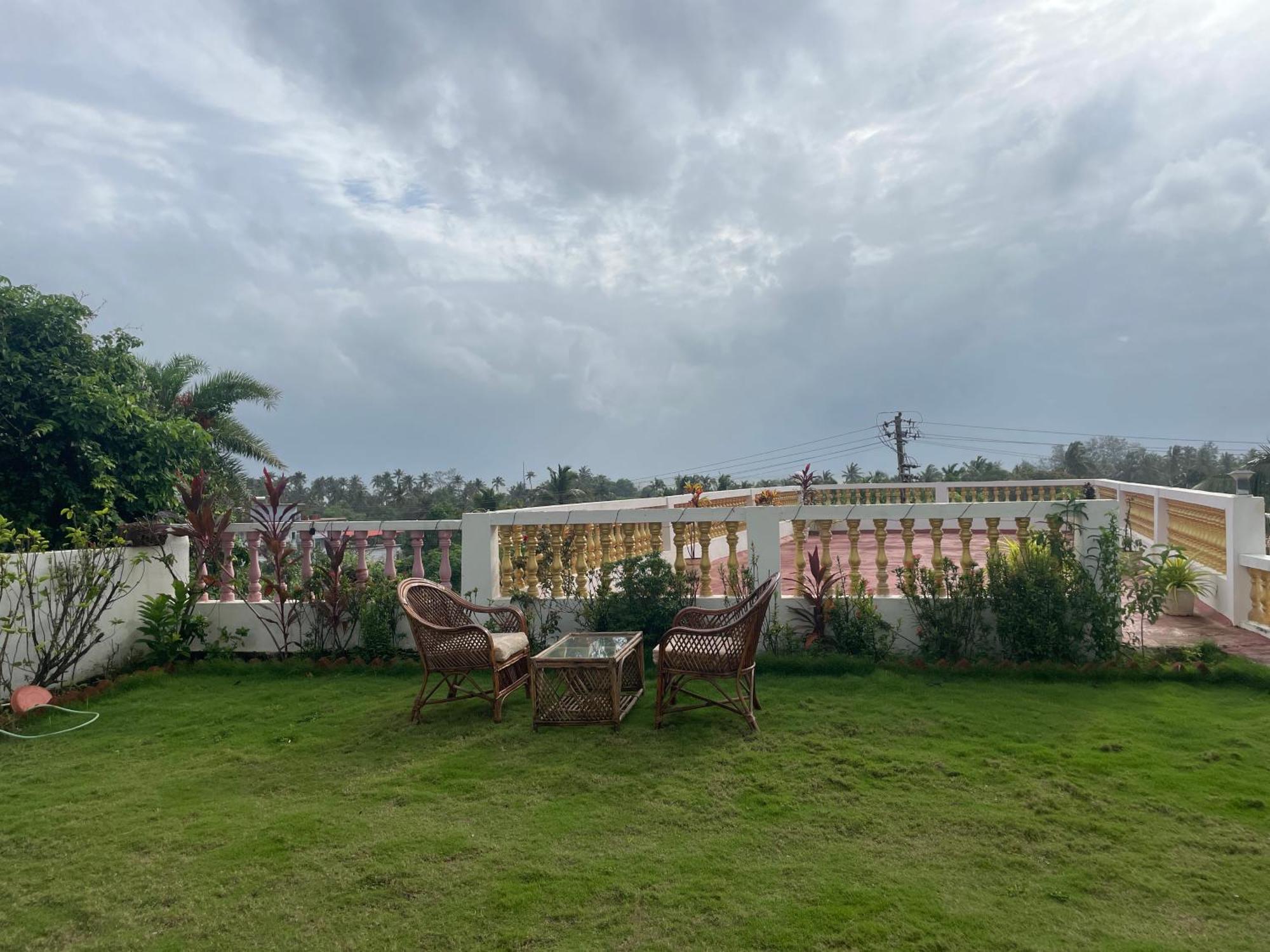 Sparv Aulakhs Resort Mandrem Esterno foto