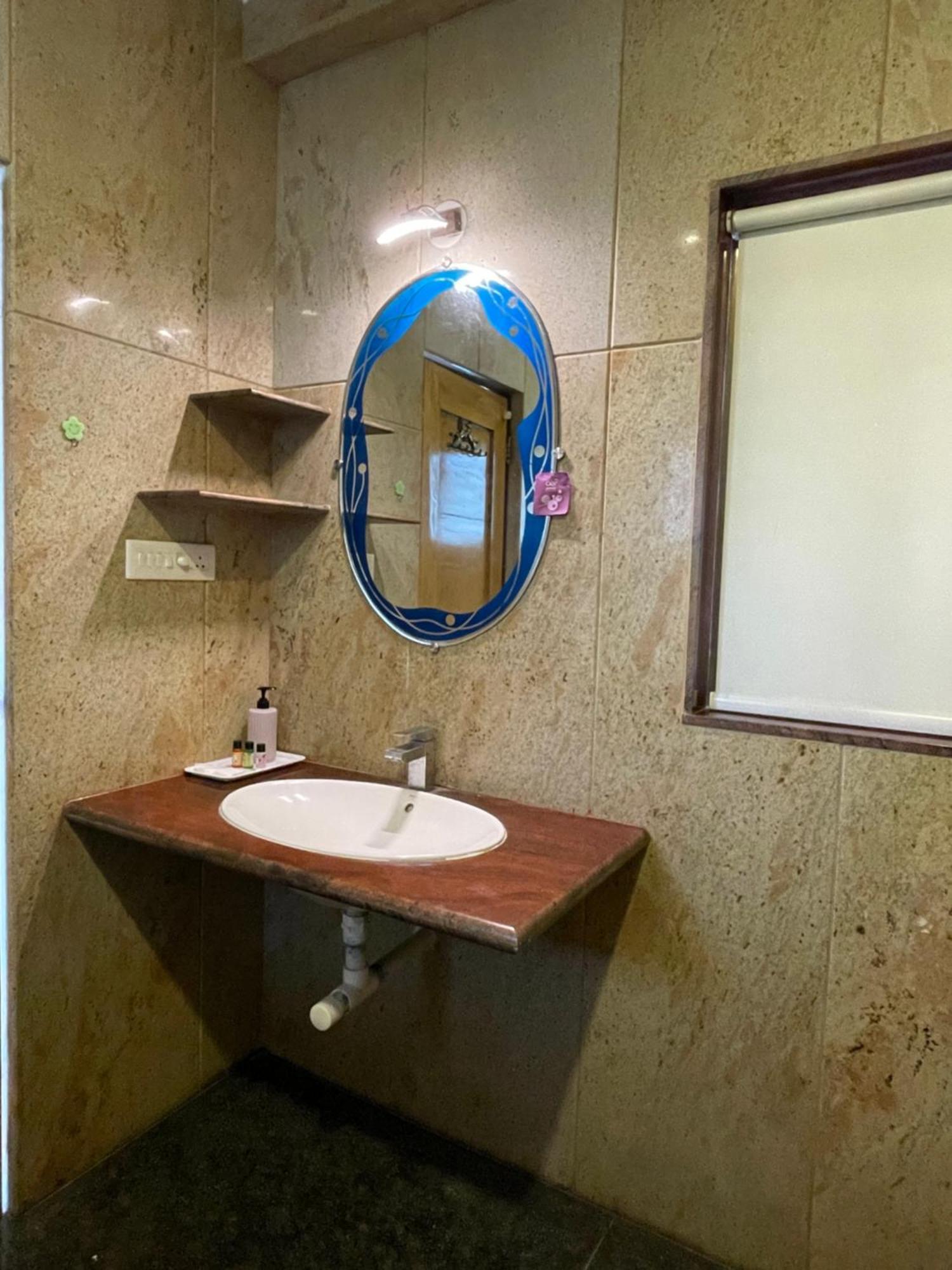 Sparv Aulakhs Resort Mandrem Esterno foto