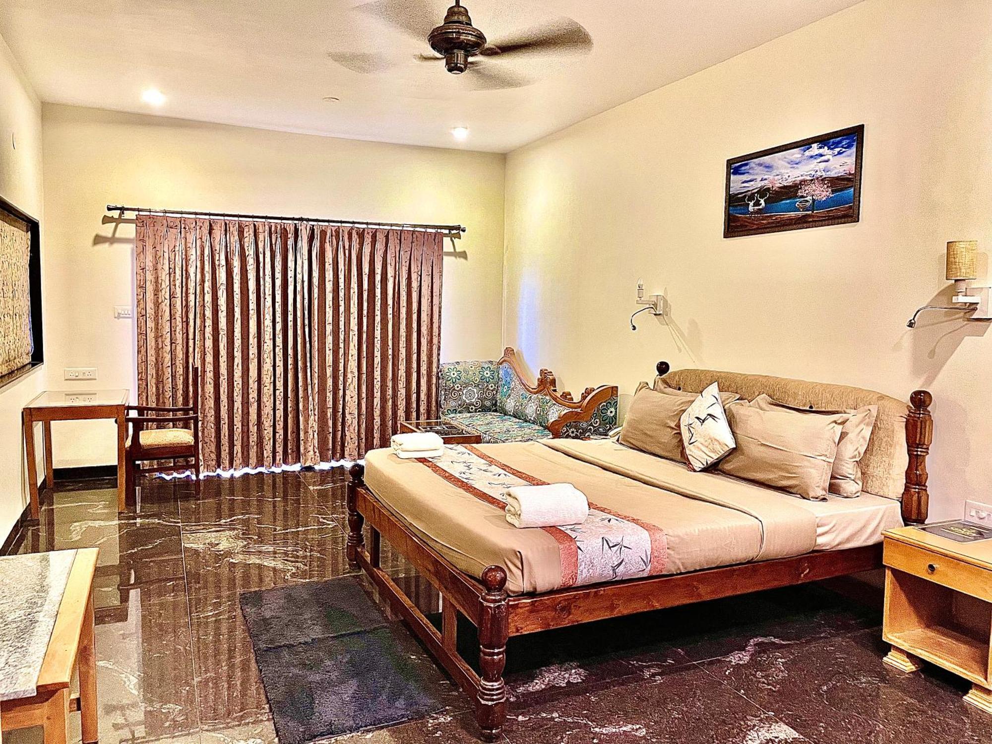 Sparv Aulakhs Resort Mandrem Esterno foto